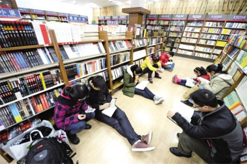 實(shí)體圖書市場規(guī)模依然可觀 實(shí)體圖書市場規(guī)模依然可觀