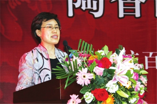 洛陽市委常委、組織部部長，洛陽市關(guān)心下一代工作委員會主任陳向平致辭