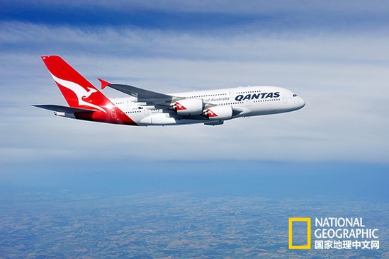 長(zhǎng)途航班，漫漫長(zhǎng)途?！抖际羞_(dá)人》的Annie Fitzsimmons向我們介紹了幾條小貼士，幫助大家度過(guò)這段煎熬。攝影：Gilles ROLLE，Redux