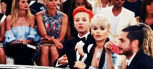 Chanel秀場(chǎng)，看GD這霸氣的小表情