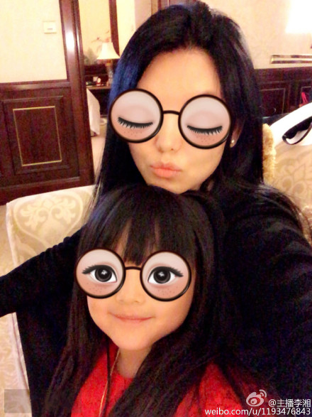 李湘搞怪照慶40歲生日 李湘搞怪照慶40歲生日