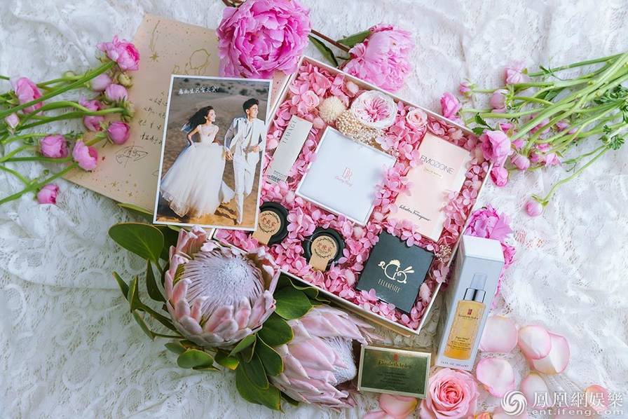 陳紫函戴向宇婚禮禮盒曝光 陳紫函戴向宇婚禮禮盒曝光