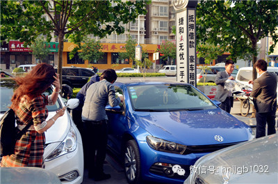 當然，小編認為最高境界是這位美女，這張照片應該取名為論美女的自我修養(yǎng)。