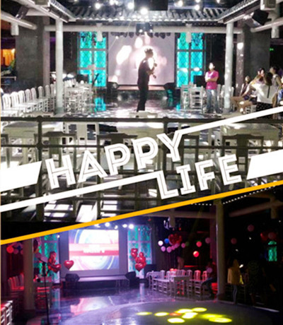 現(xiàn)場(chǎng)布置，好華美，好浪漫哦！