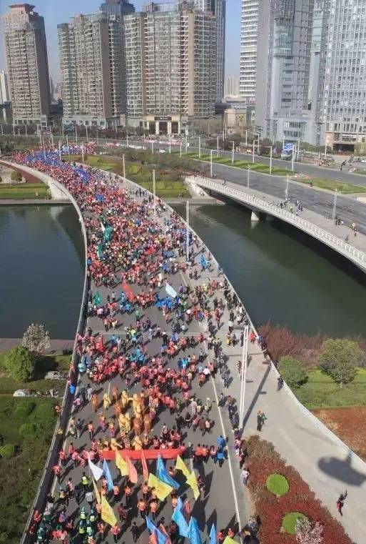 鳴槍開炮，奔跑吧，寶貝！