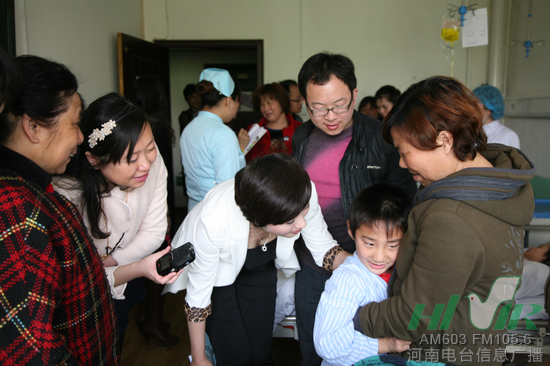 《老朋友》節(jié)目組看望小晨陽 《老朋友》節(jié)目組看望小晨陽