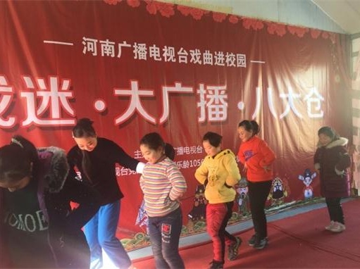 “戲曲進(jìn)校園”活動舉行 弘揚(yáng)傳統(tǒng)文化 感受戲曲魅力