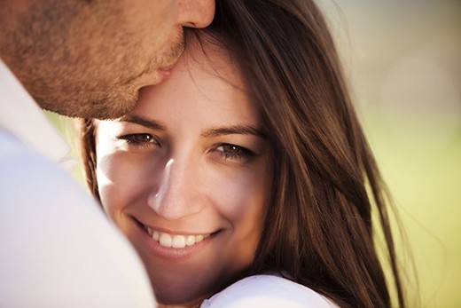 妻子漂亮，丈夫相貌平平