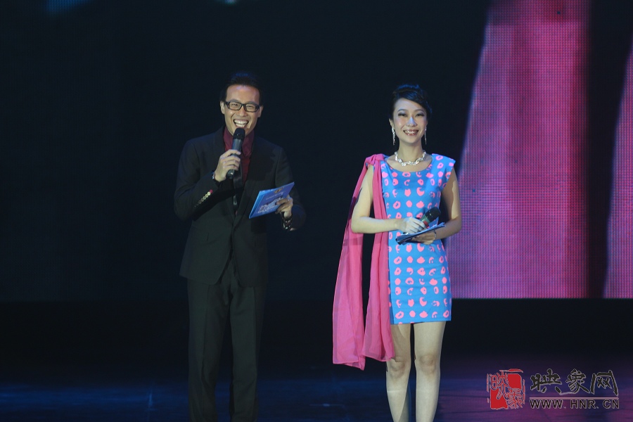 現(xiàn)場(chǎng)主持人雨晨、小糖