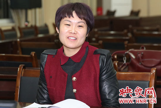“焦裕祿式好干部”楊艷敏接受采訪。