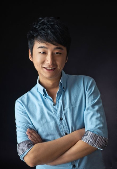 河南人民廣播電臺、搜狐體育首席特邀足球評論員