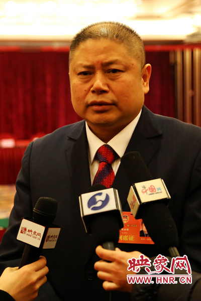 全國(guó)政協(xié)委員，河南弘昌集團(tuán)、信陽(yáng)毛尖集團(tuán)董事長(zhǎng)陳世強(qiáng)