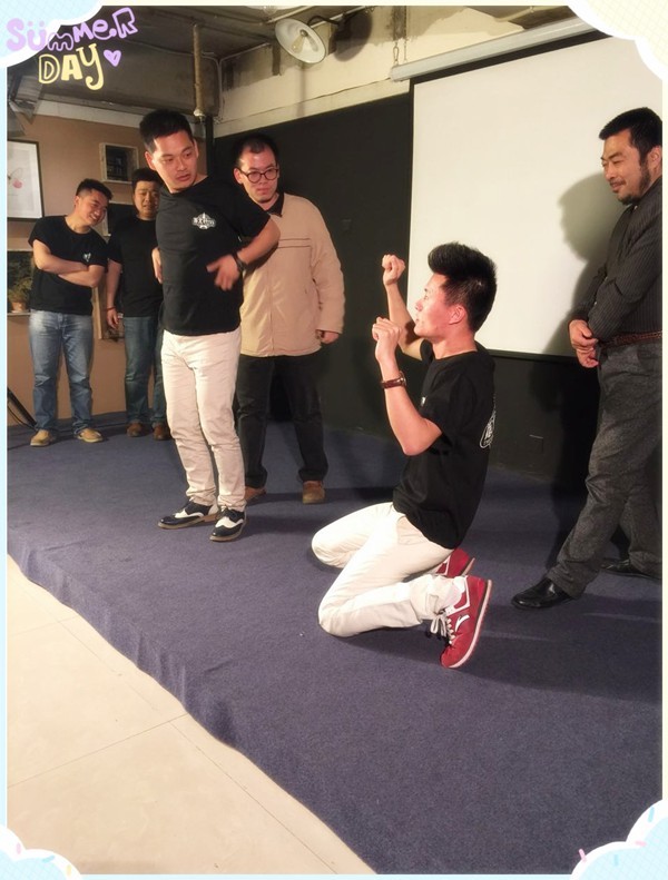 難度增加，連動作都由觀眾設(shè)定~行軍打仗中，路飛是有多怕死？