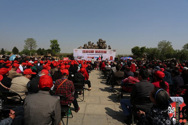現(xiàn)場(chǎng)坐滿了來自鄭州、洛陽(yáng)以及洛陽(yáng)周邊縣市的戲迷朋友