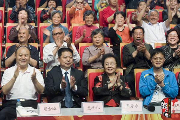 前排就坐的嘉賓-（左起）翟金成、孟祥禮、王秀玲、程雙坤