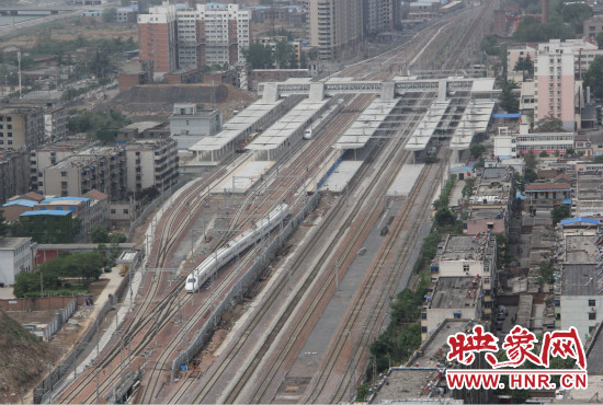 本次運(yùn)行試驗(yàn)由2列CRH2A型動(dòng)車組擔(dān)當(dāng)，計(jì)劃試驗(yàn)速度為每小時(shí)200公里。