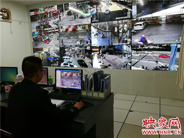 “鷹眼”神探工作中 “鷹眼”神探工作中