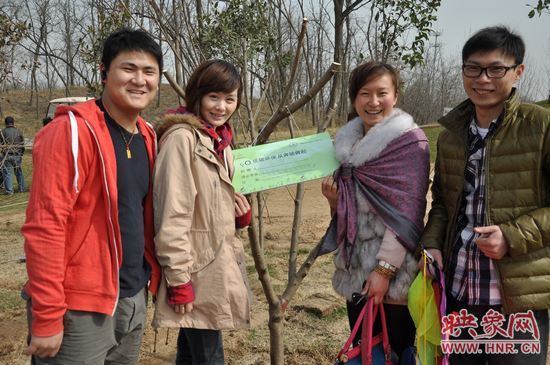 和勞動(dòng)成果合影留念 和勞動(dòng)成果合影留念