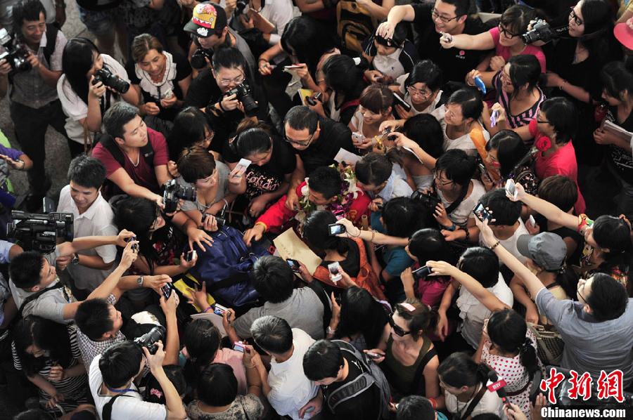 奧運明星回京遭粉絲團“圍堵”