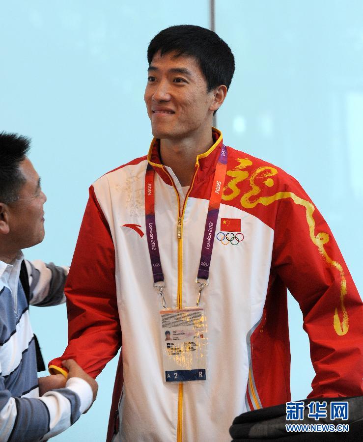 劉翔抵達(dá)倫敦未接受采訪 劉翔抵達(dá)倫敦未接受采訪