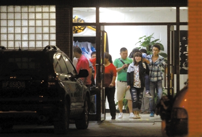 2012年9月17日，廠橋小學(xué)門口，一女子駕車錯(cuò)將油門當(dāng)剎車，撞死一男學(xué)生。