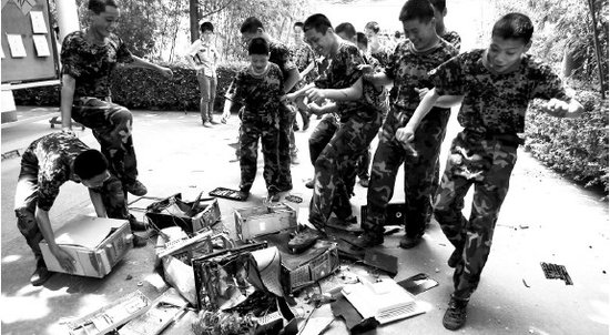 破壞給孩子們帶來的是興奮 破壞給孩子們帶來的是興奮