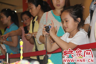 來一個(gè)近景吧，我的攝影可不是白學(xué)的