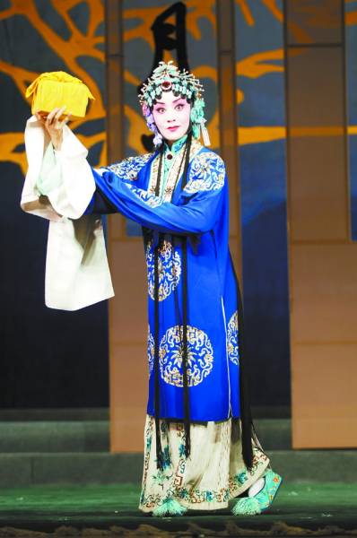 34歲“高齡”的大四學生劉雯卉這一次著實讓母校中國戲曲學院驕傲了一把 34歲“高齡”的大四學生劉雯卉這一次著實讓母校中國戲曲學院驕傲了一把