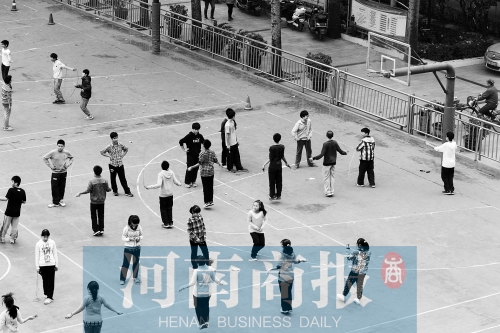 有學(xué)校擔(dān)心，個(gè)人進(jìn)校園鍛煉，安全隱患大