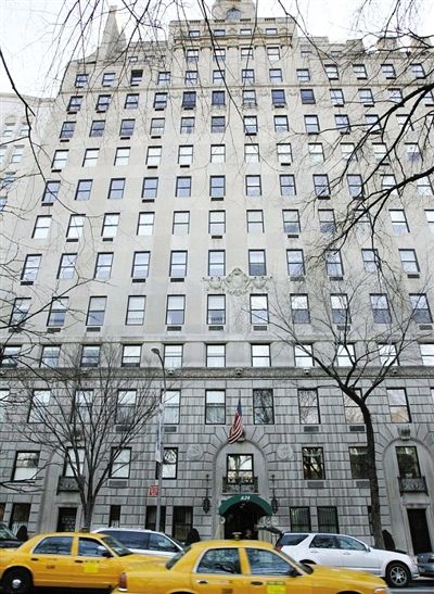 　　2005年，兩人以4400萬美元購入紐約市一套豪宅，裝修花了5000萬。