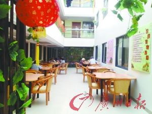 某酒店式養(yǎng)老院的開放餐廳。羅樺琳/圖