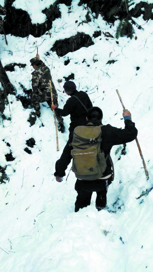 大雪封路，搜尋變得艱難　家屬/供圖