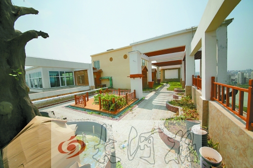 “空中花園”的假樹、水車、小橋都已經(jīng)被拆除