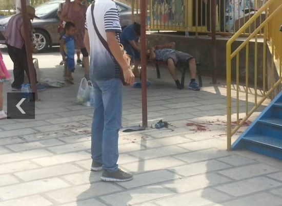 游客被激素風(fēng)車甩出受傷。