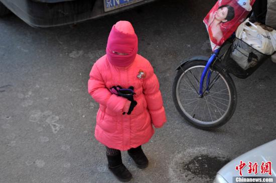 　12月23日，京城迎來今年入冬以來最冷的時(shí)刻。受今年以來最強(qiáng)冷空氣影響，京城迎來入冬以來幅度最大的