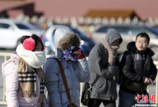 　12月23日，京城迎來今年入冬以來最冷的時(shí)刻。受今年以來最強(qiáng)冷空氣影響，京城迎來入冬以來幅度最大的
