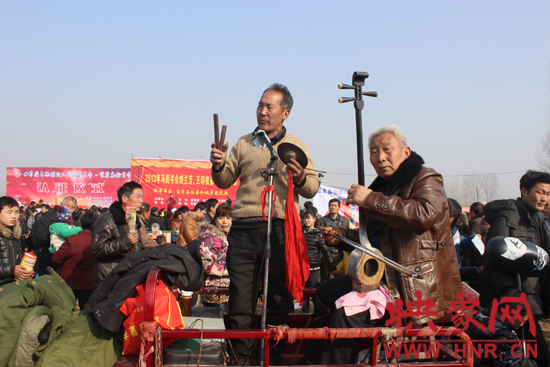 寶豐馬街書會獲世界紀(jì)錄認(rèn)證 民間藝人相聚“斗藝” 寶豐馬街書會獲世界紀(jì)錄認(rèn)證 民間藝人相聚“斗藝”