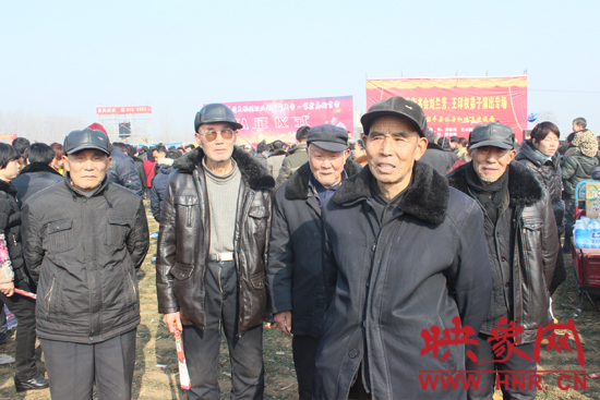 寶豐馬街書會獲世界紀(jì)錄認(rèn)證 民間藝人相聚“斗藝” 寶豐馬街書會獲世界紀(jì)錄認(rèn)證 民間藝人相聚“斗藝”