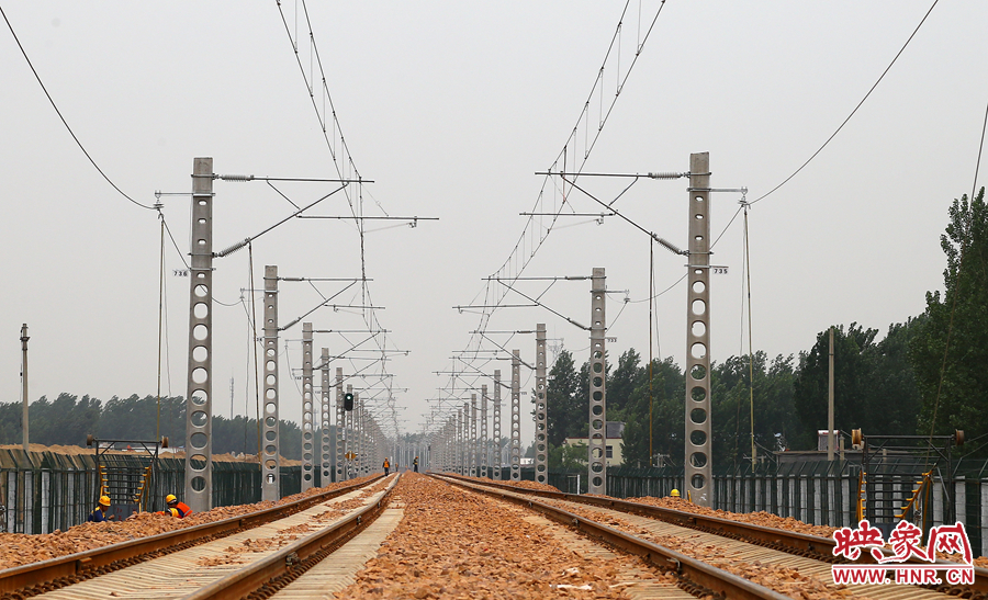 上午11點左右，移軌完成