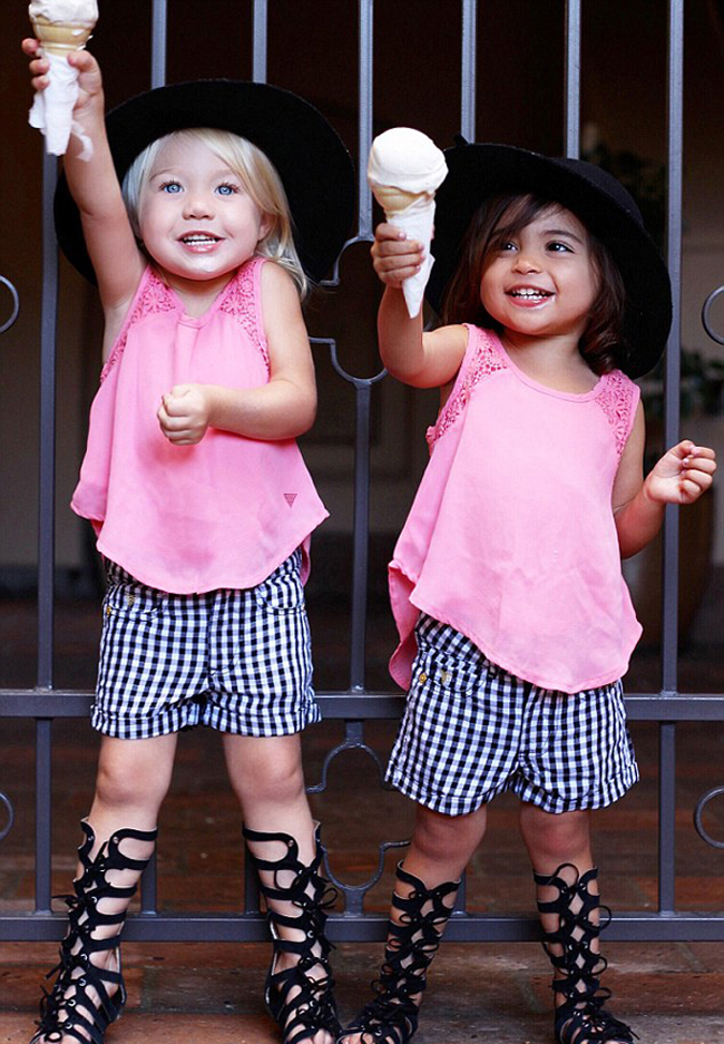 美國2歲蘿莉姐妹花走紅時(shí)尚圈