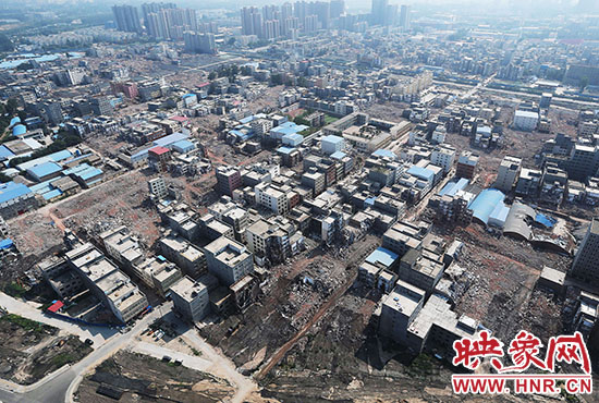 震驚！航拍鄭州城中村拆遷 宛如“地震災(zāi)區(qū)”