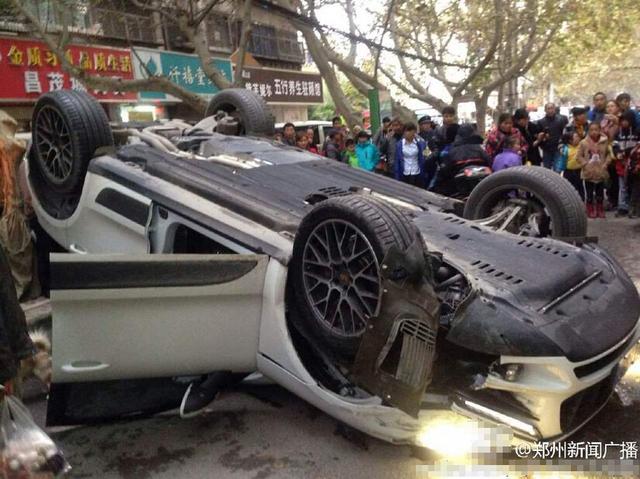 保時捷四腳朝天 保時捷四腳朝天