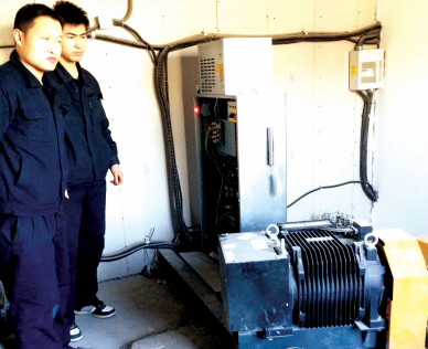 等不來(lái)維保人員，賓館另找人檢修電梯