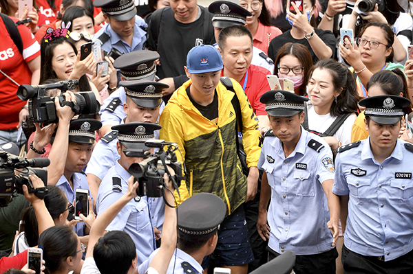 寧澤濤一人帶火一座城:粉絲包場酒店爆滿