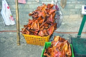 警方現(xiàn)場(chǎng)查獲的Y臘肉。