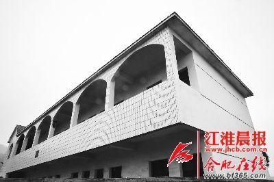 事發(fā)小學。晨報記者 高博 攝