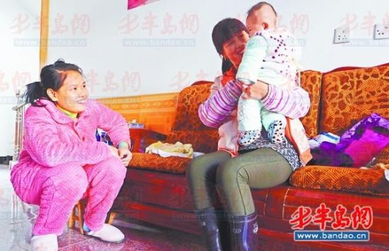 一位嫁給村民的外籍女孩認為她們的主要作用其實是生孩子。