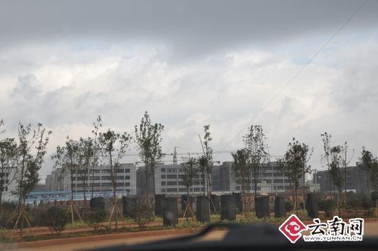 2010年11月的時候，爭議土地上已經(jīng)是密布的高樓群。