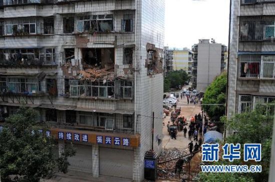 　6月9日在云南楚雄市拍攝的被炸毀的房屋。 新華社發(fā)