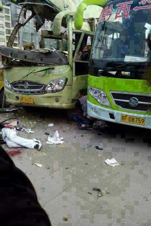 爆炸現(xiàn)場(chǎng)。圖片來(lái)自網(wǎng)絡(luò)